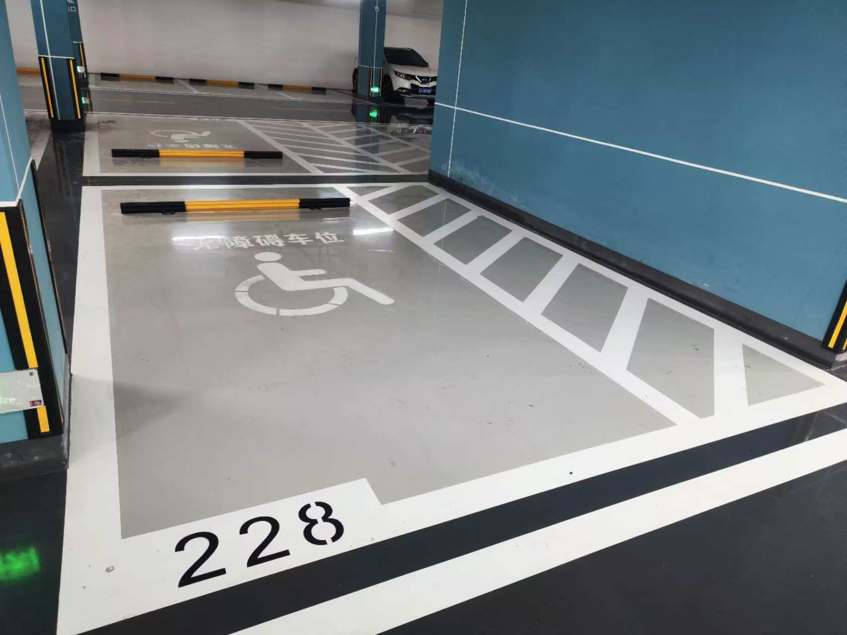 無(wú)障礙停車位